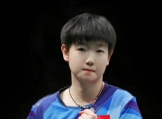 开云体育官网-新赛季卫冕冠军实力逐渐显露，难以逆转