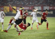 开云APP-足球比赛场面绝对刺激，双方激烈对决，现场掌声连连的简单介绍