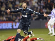 开云APP-绿军铁骑碾碎篮网，克莱神迹映照生涯之夜