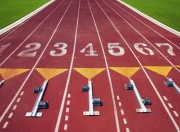 开云足球直播-赛道烽烟，法拉利轻取迈凯伦，汉密尔顿状态火热预示赛季新格局