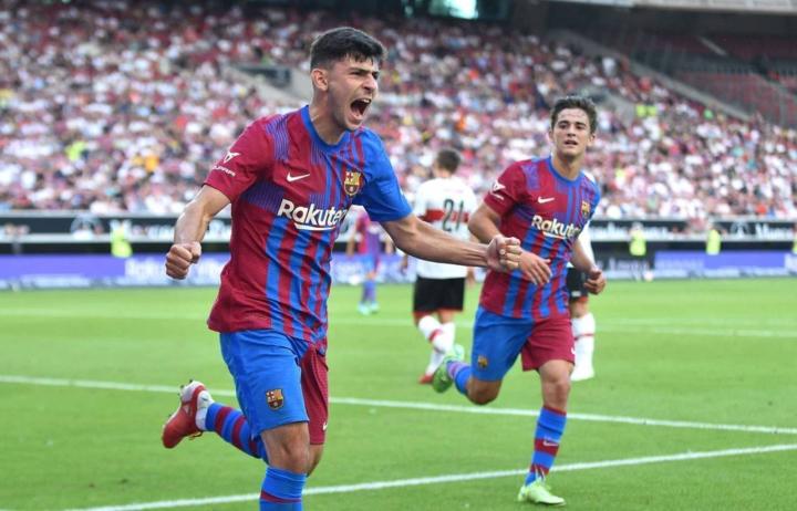 拜仁翻盘秘鲁,阿尔巴爆发神勇 拜仁翻盘秘鲁,阿尔巴爆发神勇