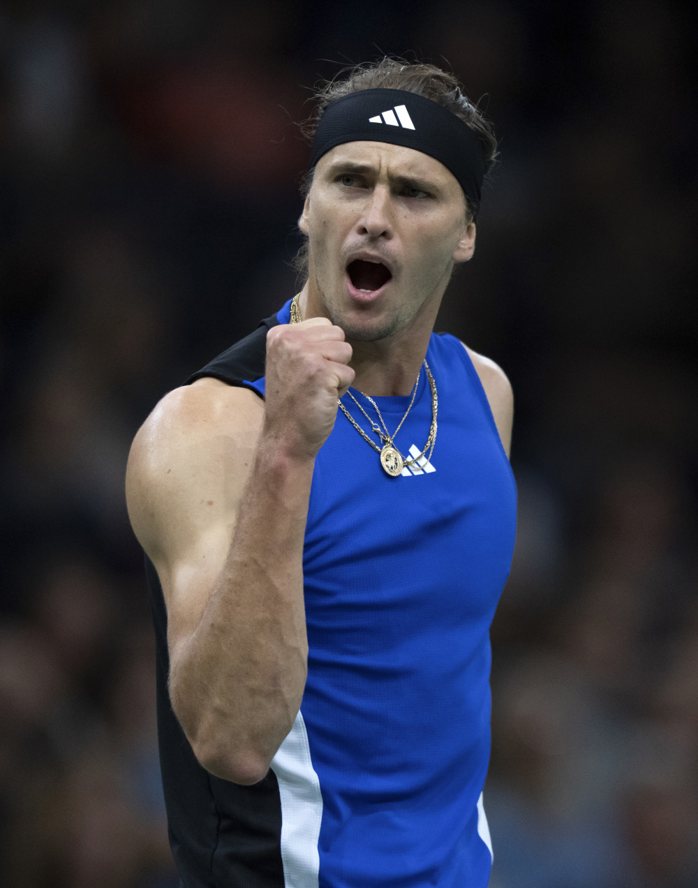 包含美国网球队轻取法国网球队，兹维列夫制霸全场的词条