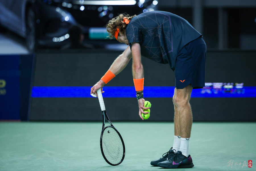 世界网球队完胜日本网球队,费德勒绝境逆转的简单介绍 世界网球队完胜日本网球队,费德勒绝境逆转的简单介绍