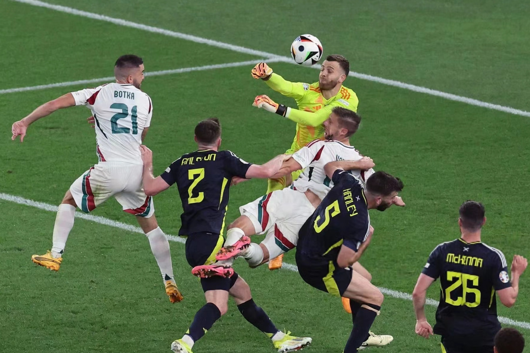 紧张刺激的比赛令人心跳加速 紧张刺激的比赛令人心跳加速