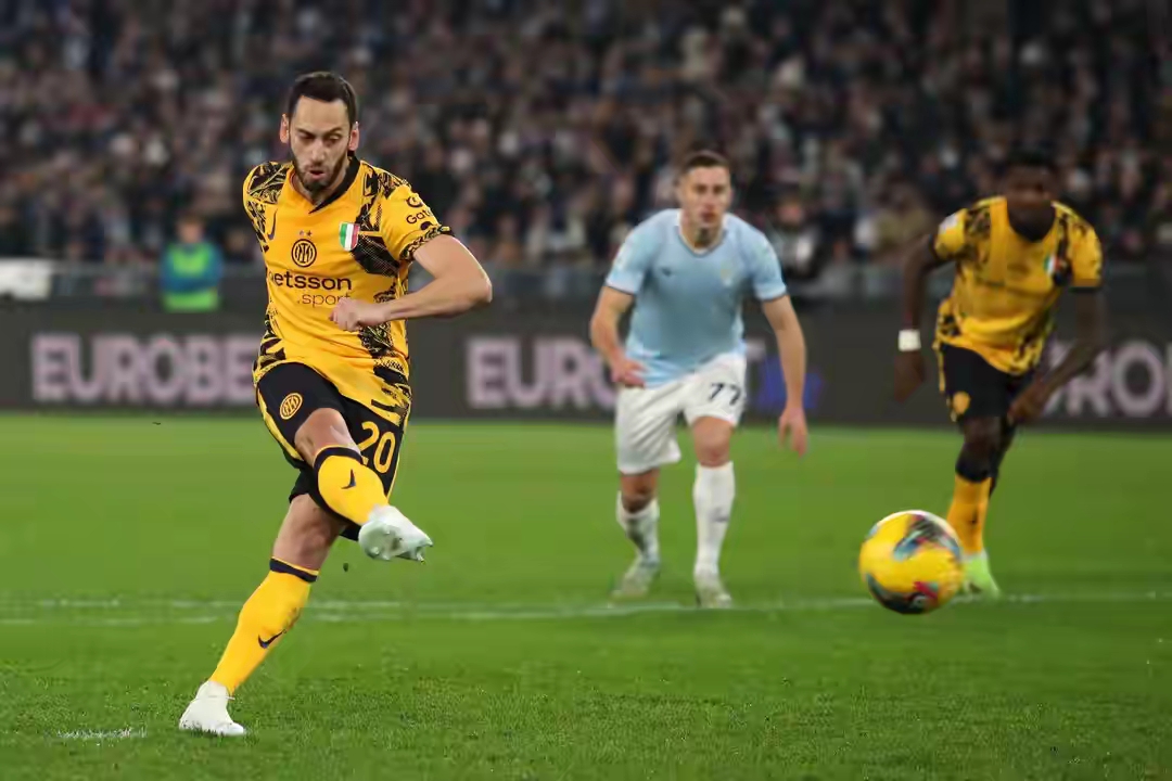 包含拉齐奥球员受伤，可能缺席未来几场重要比赛的词条