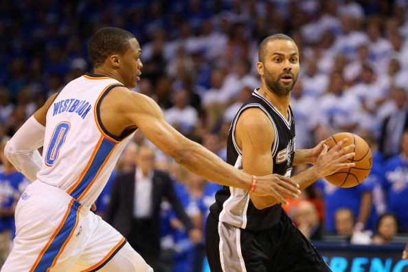 里昂队名宿出席比赛现场体育精神激发的简单介绍 里昂队名宿出席比赛现场体育精神激发的简单介绍