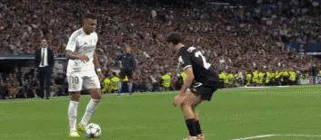 阿贾克斯压倒皇马，奇迹不断上演