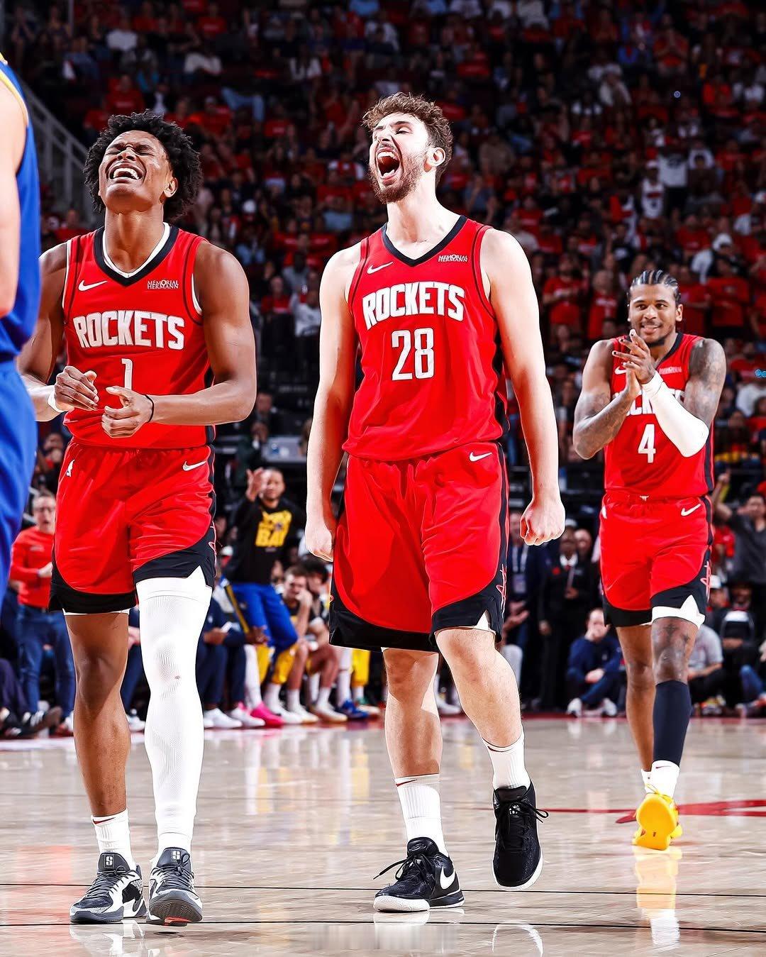 包含雄火箭连胜告终，比尔主导奇才获胜的词条