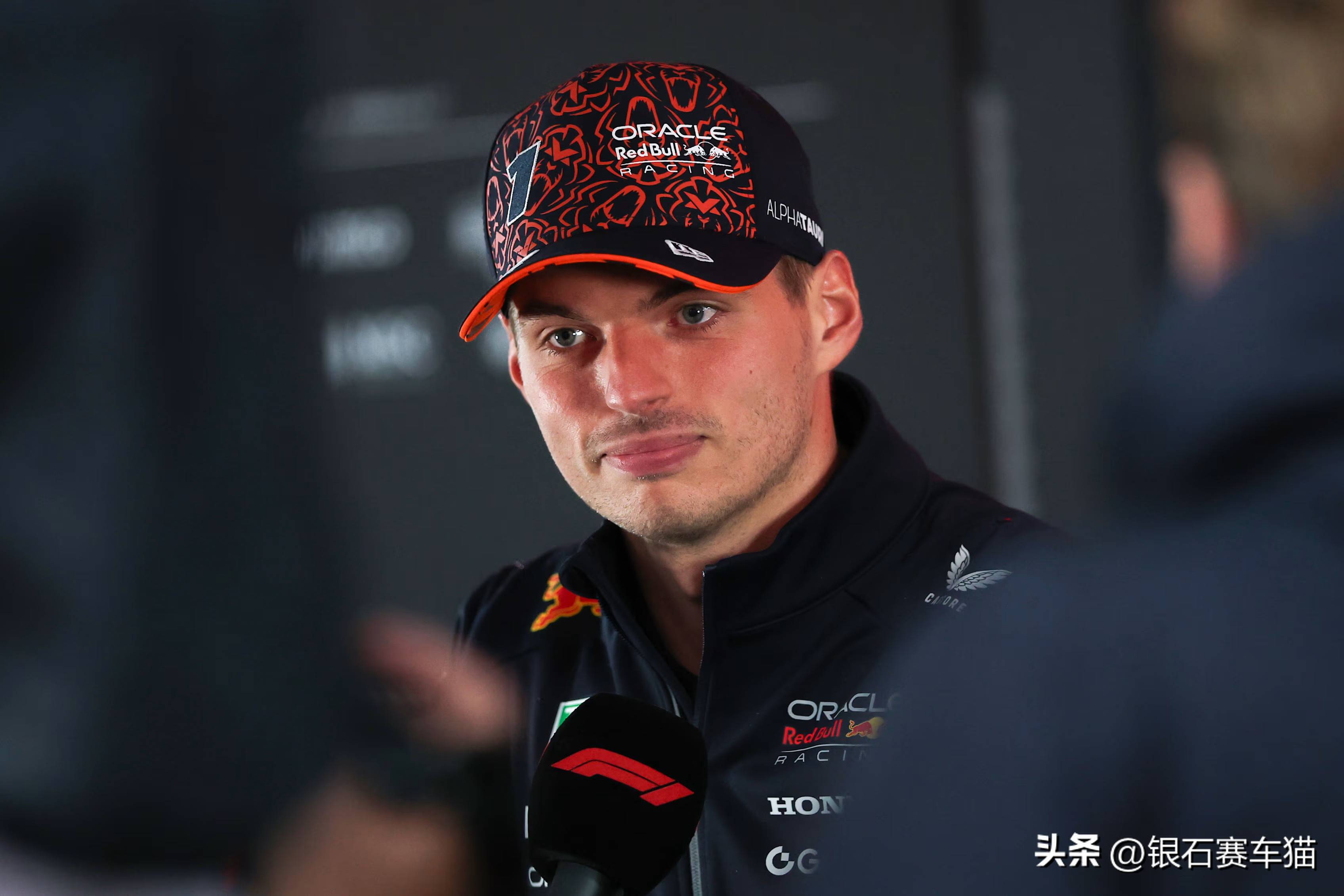 红牛车队碾压索伯车队，维斯塔潘统治全场的简单介绍