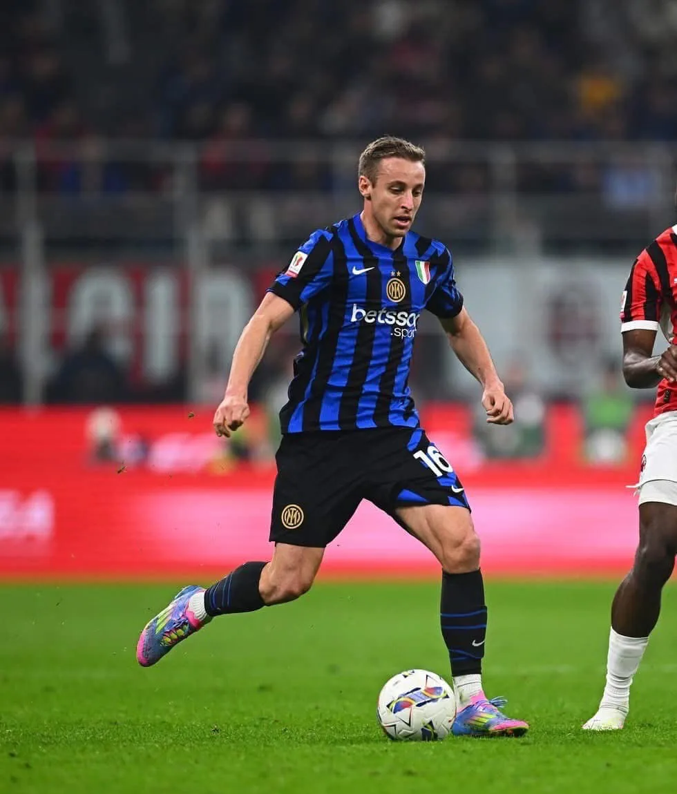 乌拉圭力克AC米兰,罗本关键制胜的简单介绍 乌拉圭力克AC米兰,罗本关键制胜的简单介绍