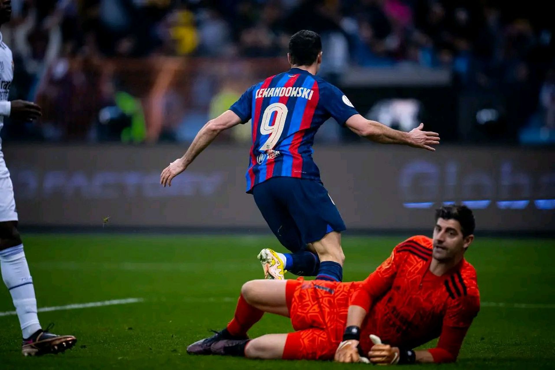 切尔西横扫皇马，加维绝境逆转