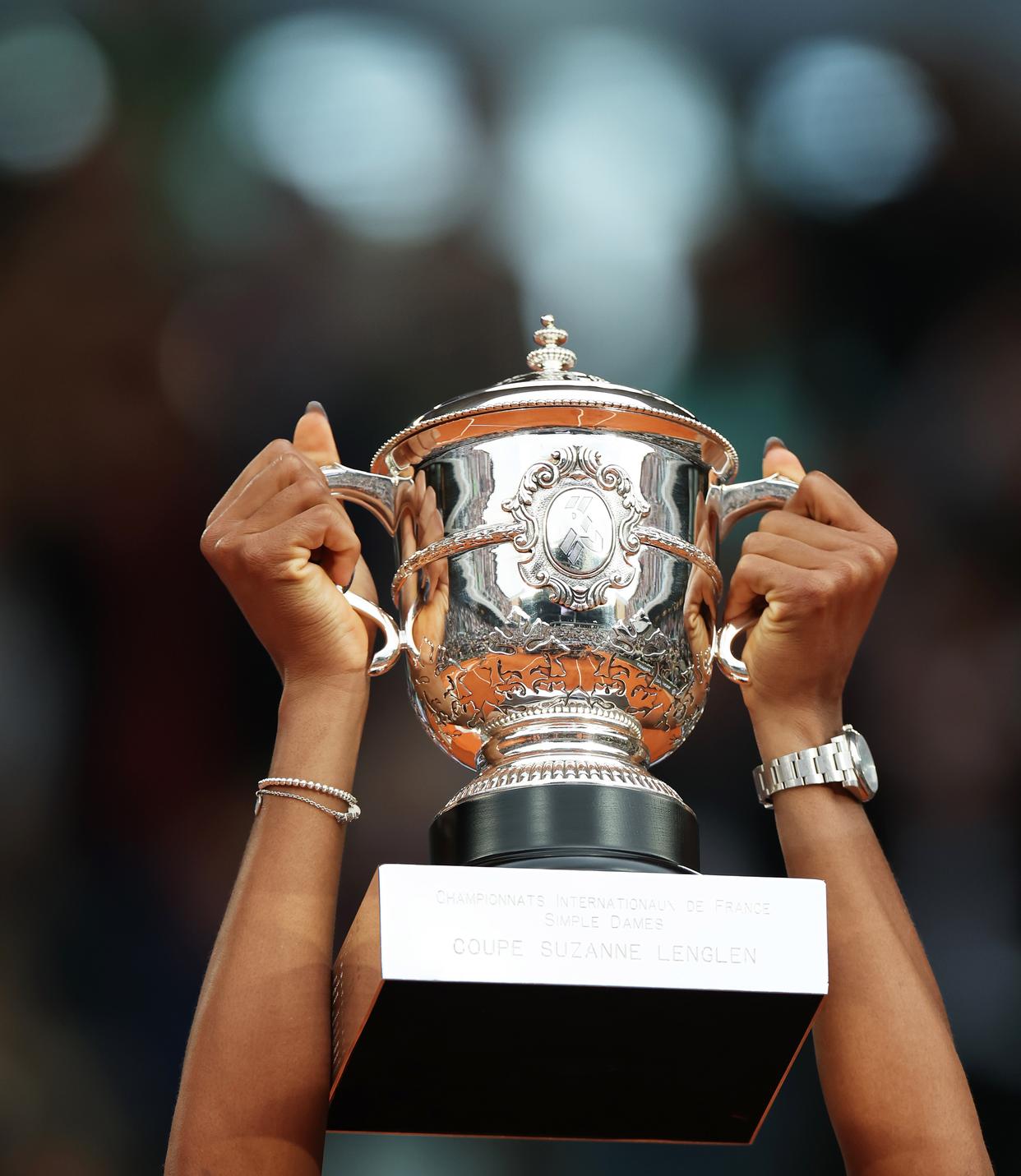 关于世界网球队血洗意大利网球队,克耶高斯关键制胜的信息 关于世界网球队血洗意大利网球队,克耶高斯关键制胜的信息