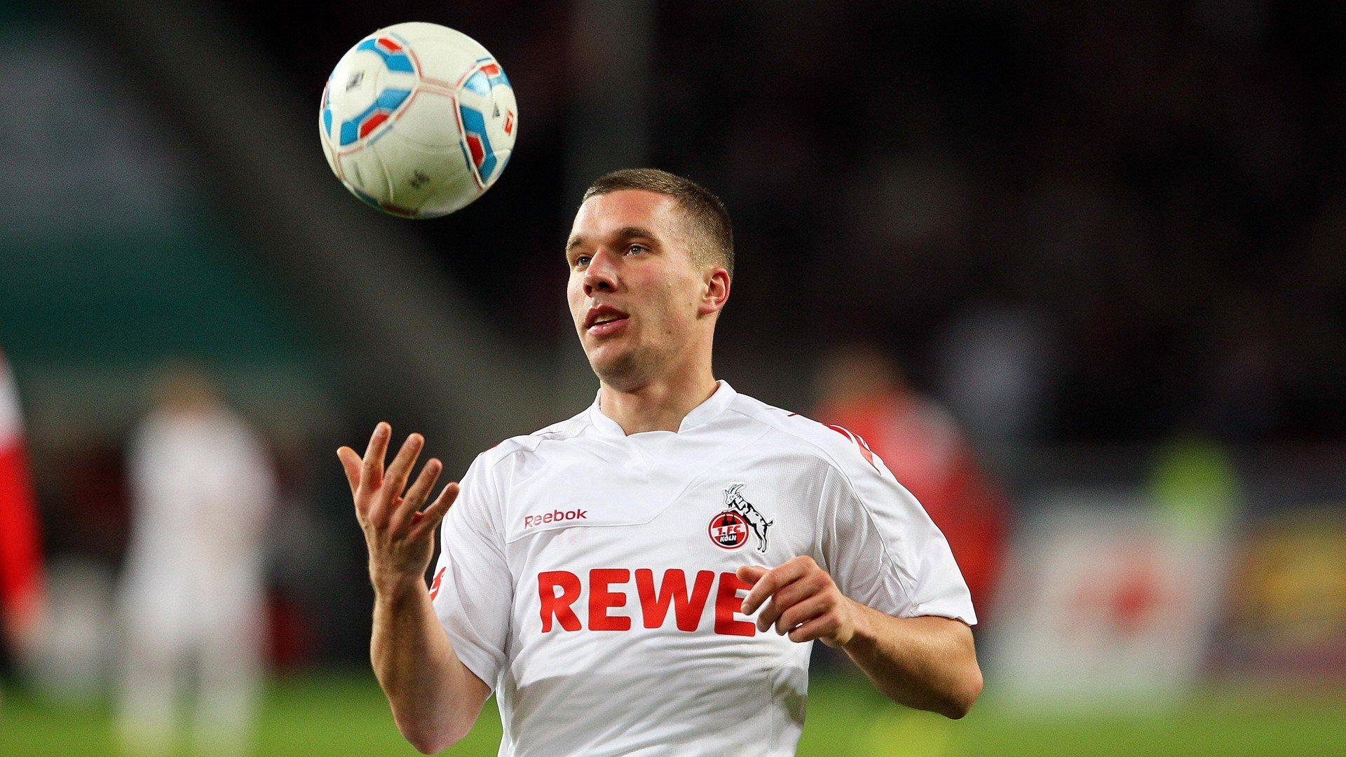 黄黑风暴席卷英伦，多特蒙德客场制霸，特奥一役封神