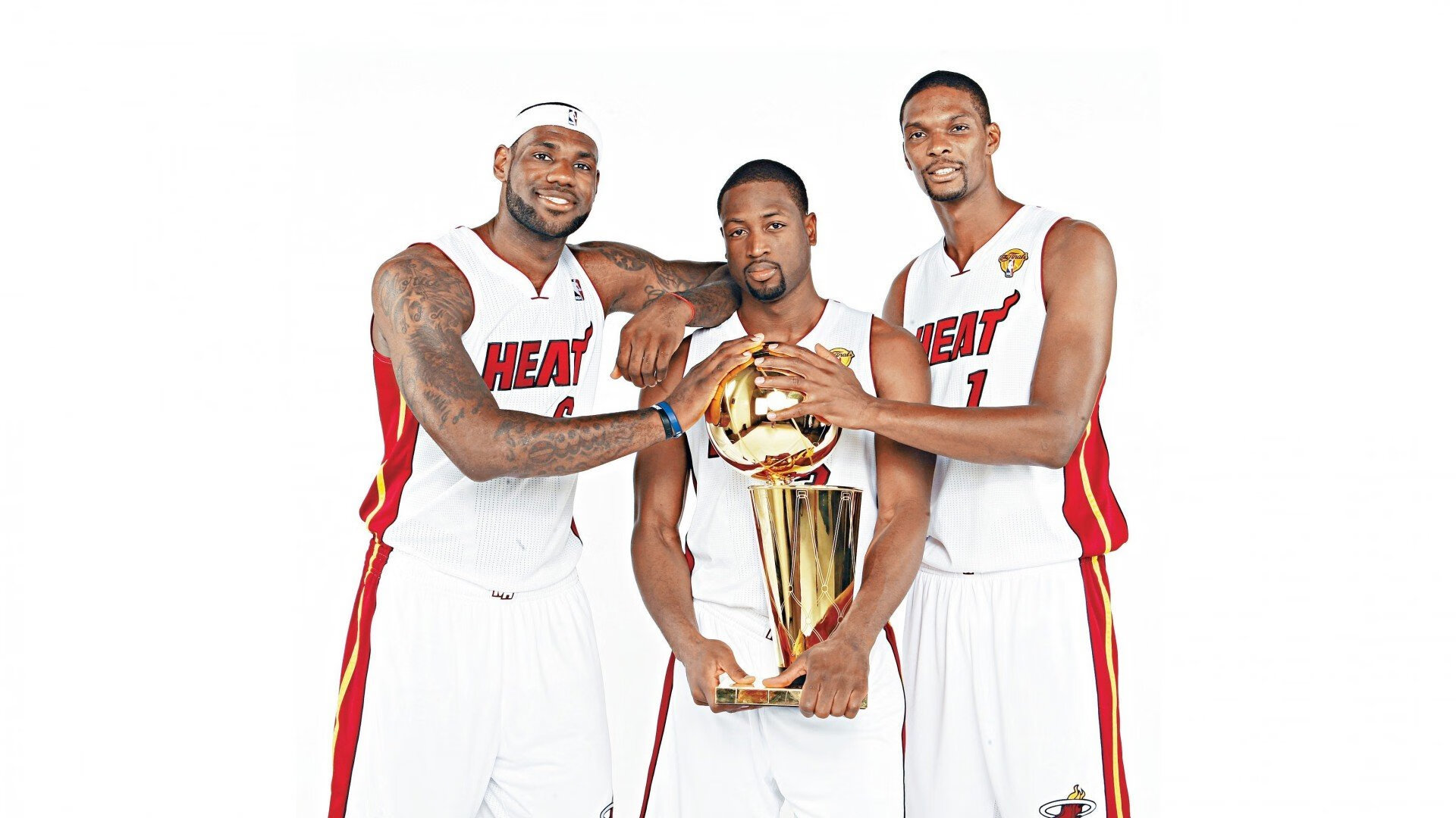 舞台越大,他越强,当森林狼的狼性遇上雄鹿的钢铁防线,莫兰特迎来终极试炼